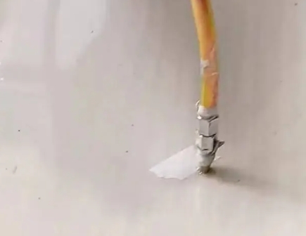 二道江瓷砖空鼓维修公司专业解答在瓷砖铺贴过程中，如果使用的砂料过粗（如全部使用了粗砂），可能会导致以下问题